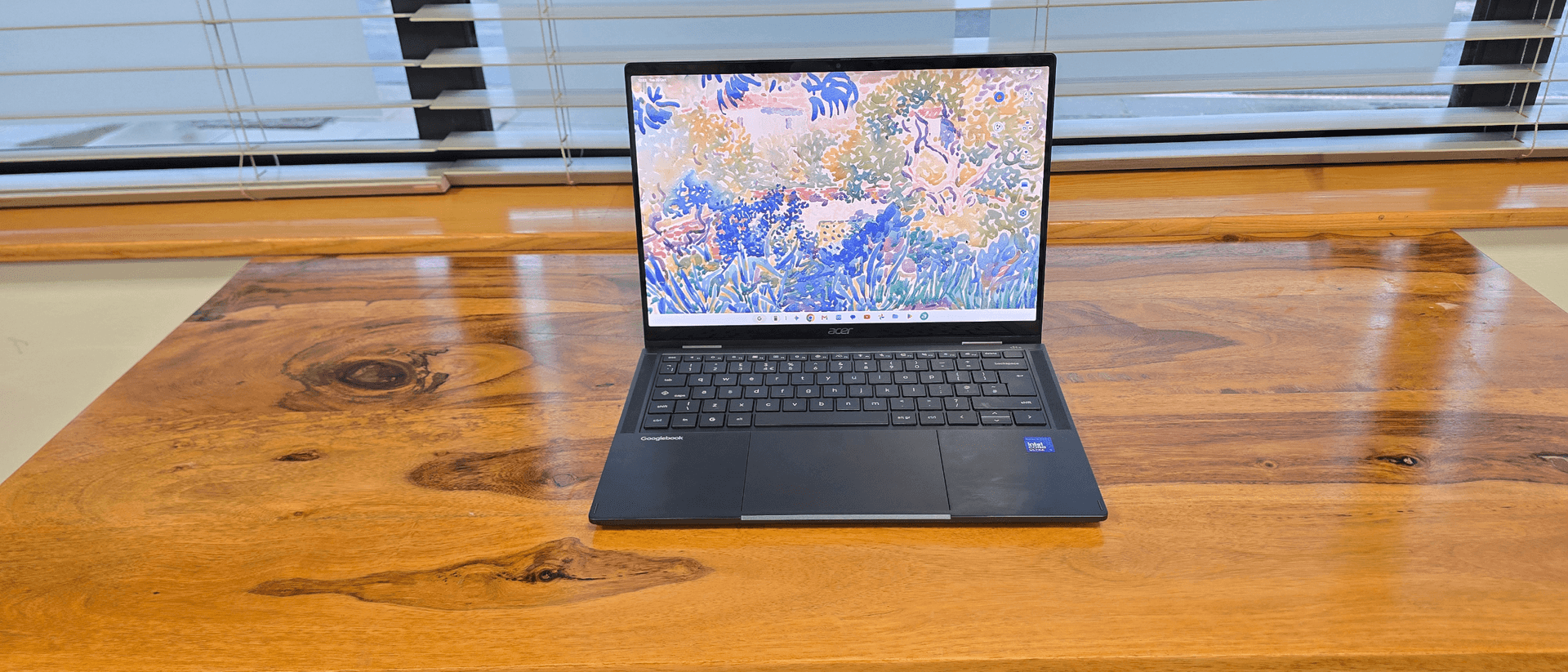 Acer Googlebook 14 ლეპტოპი ღია მდგომარეობაში
