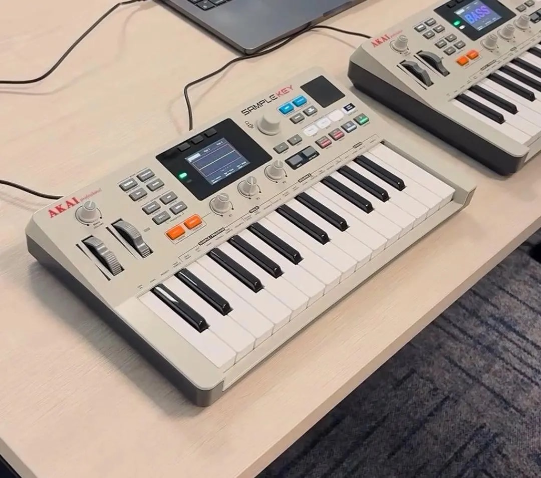 Akai MPC Sample Key prototype with 37 keys