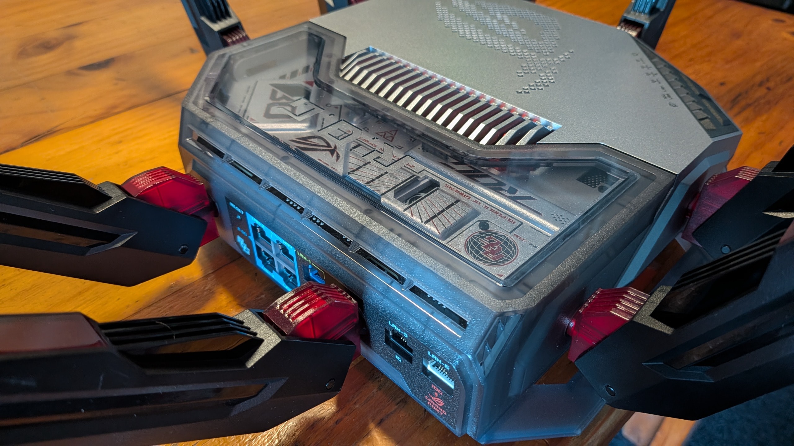 Asus ROG Rapture GT-BN98 როუტერი