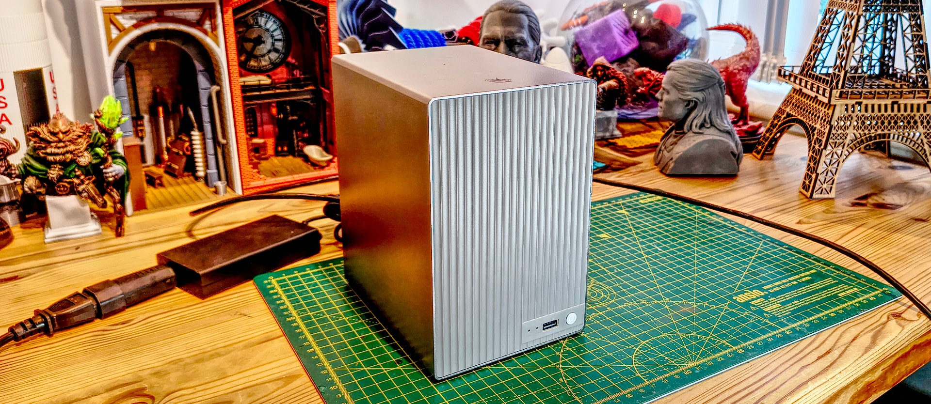 Beelink ME Pro Creator Edition NAS device on a desk