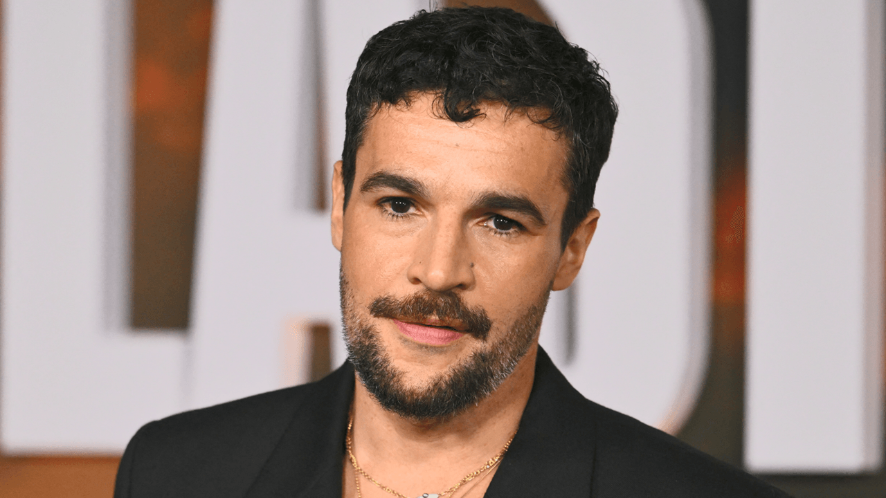 Christopher Abbott-ი პრესკონფერენციაზე