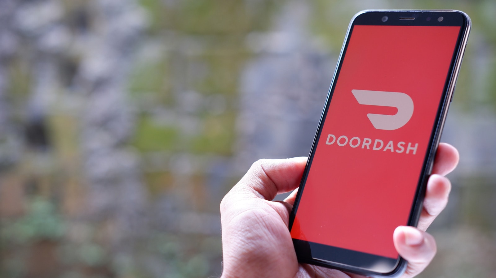 DoorDash-ის და Instacart-ის ლოგოები