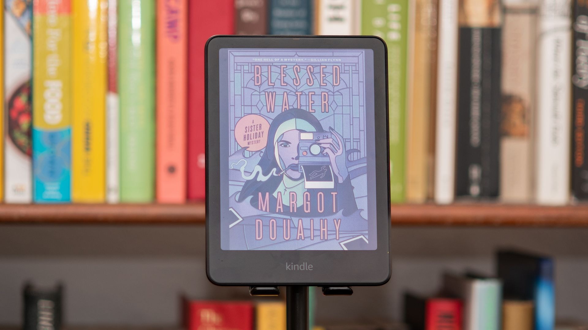 E Ink Kaleido 4 colour display tech on an e-reader