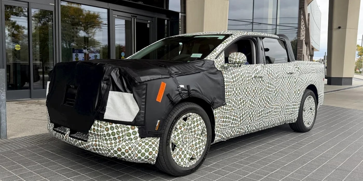 Ford-ის შენიღბული ელექტრო პიკაპი Fathom დირბორნში