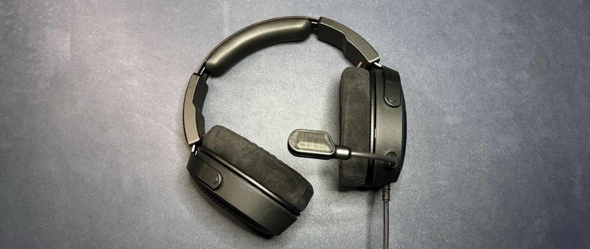 HyperX Cloud Alpha Air headset on a desk