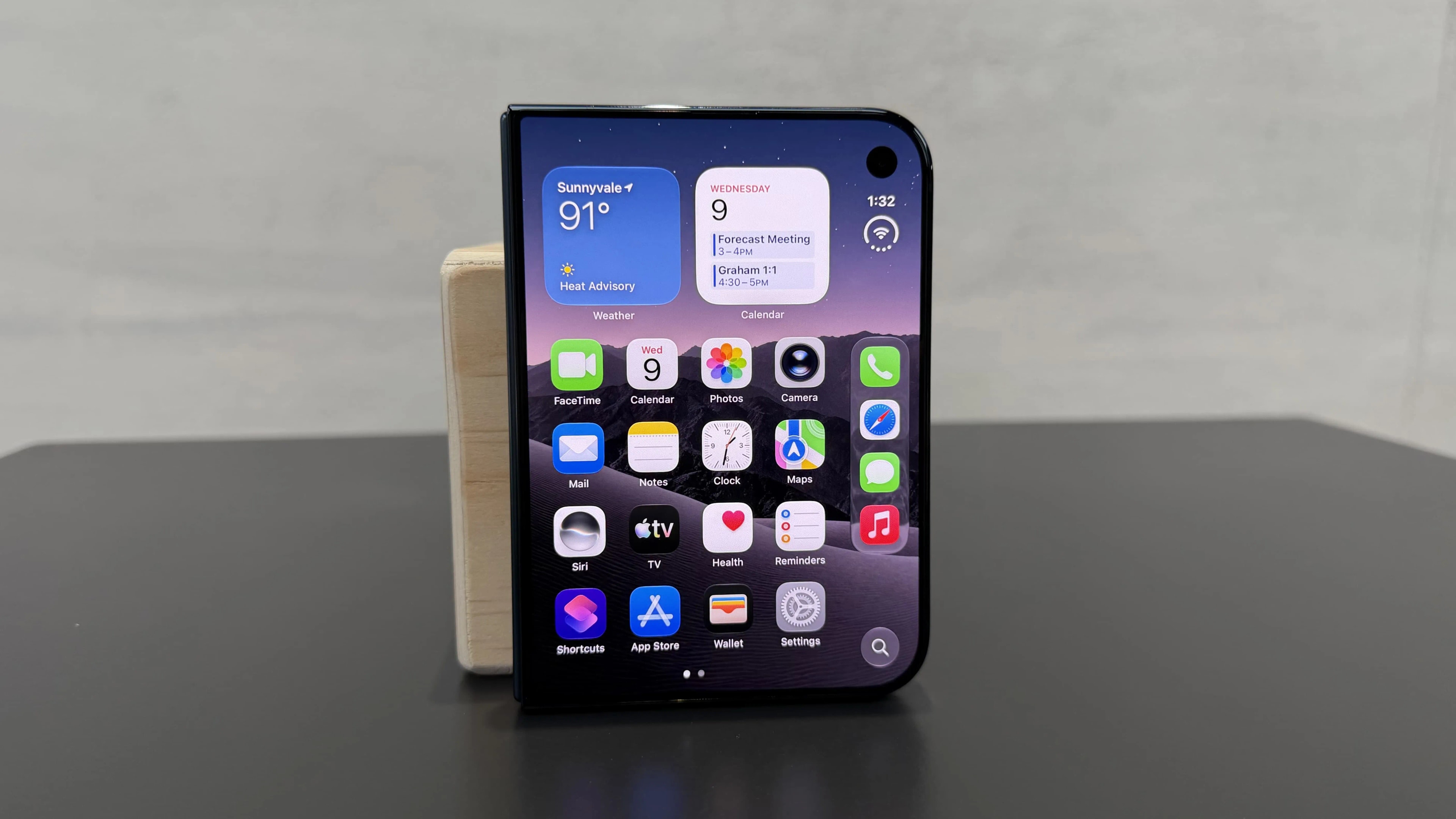 iPhone Duo smartphone showing its foldable screen design