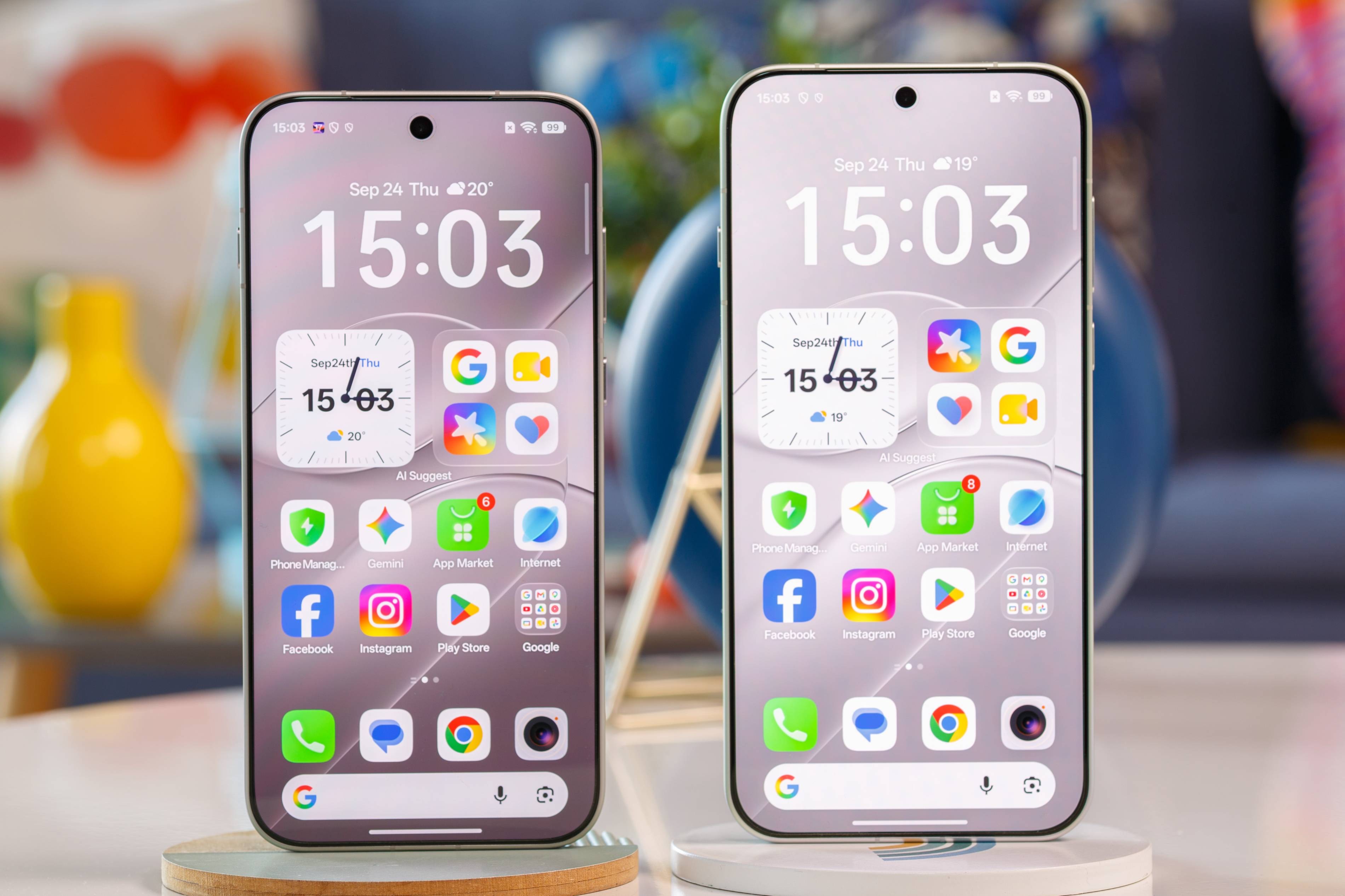 Oppo Find X10 სერიის სმარტფონები თეთრ ფონზე