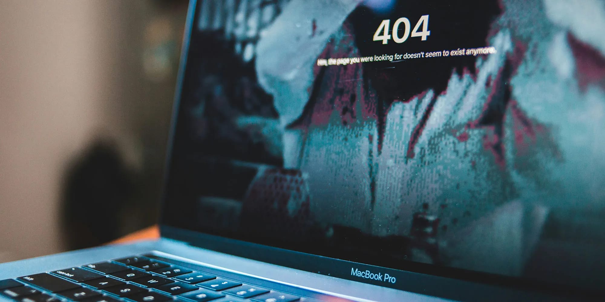 The PHP issue and sites going offline | Photo shows a 404 error being displayed on a MacBook Pro