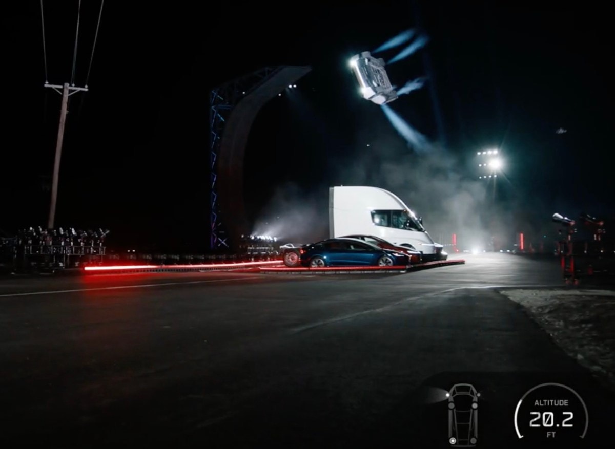 Tesla Roadster-ის ახალი მოდელი პრეზენტაციაზე