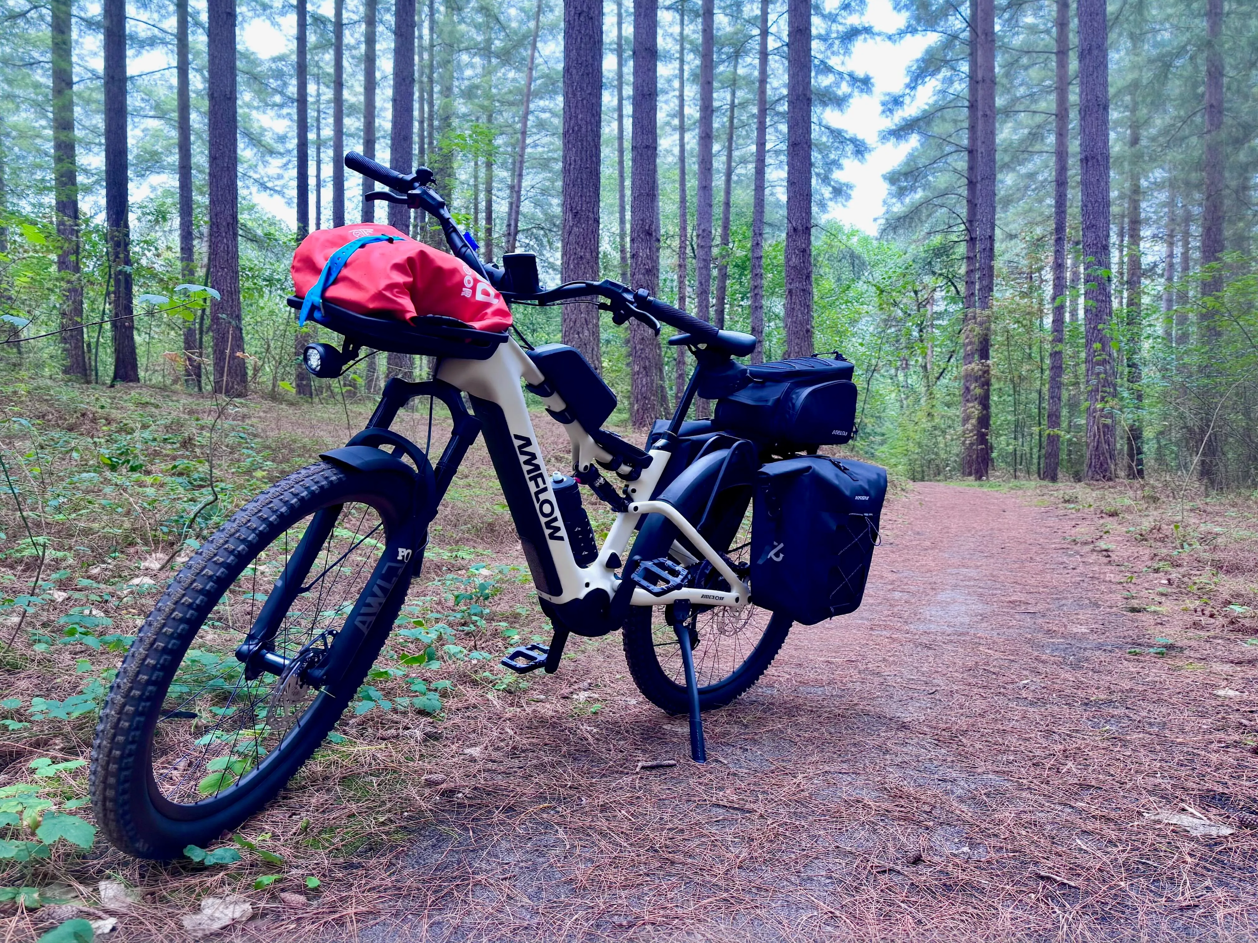 Amflow TL Carbon eSUV electric bicycle on a trail