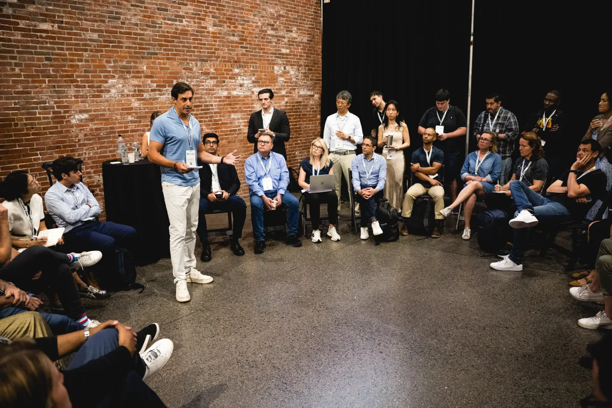 TechCrunch Founder Summit-ის ლოგო და ღონისძიების დეტალები