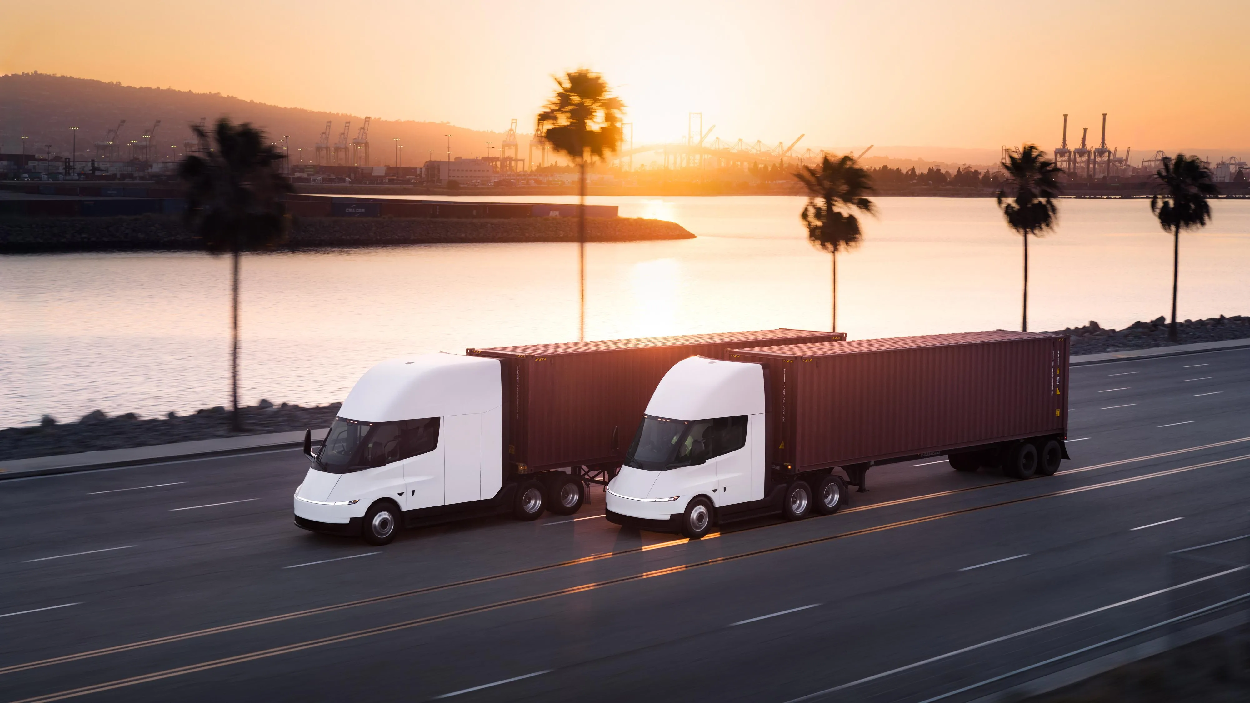 Tesla Semi ელექტრო სატვირთო მანქანა პრეზენტაციაზე